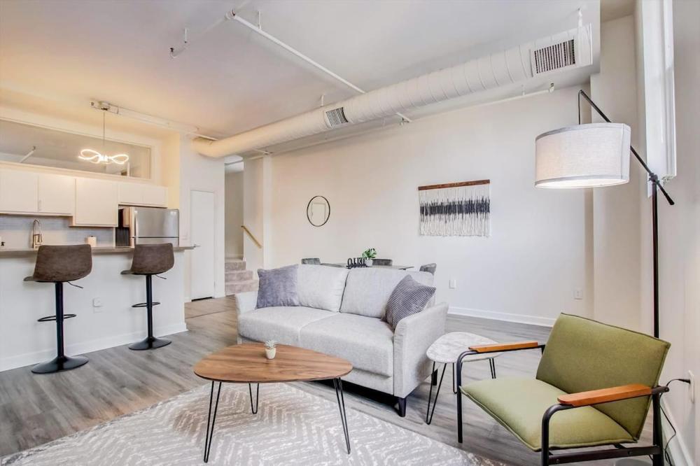 2BR CozySuites with Direct Skybridge Access #10
